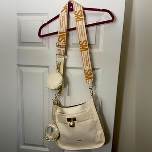Steve Madden white crossbody bag. Brand new never been worn. Off white and gold.